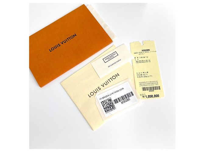 Louis Vuitton Taiga LV Brazza Wallet Black - view 2