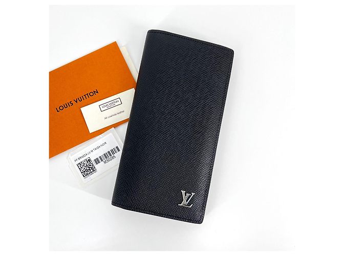 Louis Vuitton Taiga LV Brazza Wallet Black - view 3