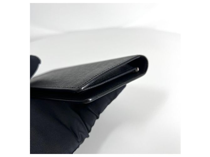 Louis Vuitton Taiga LV Brazza Wallet Black - view 8