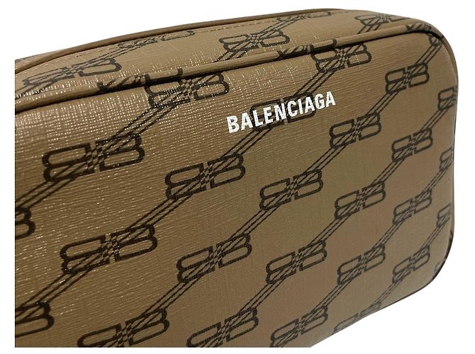 Balenciaga Monogram Camera Umhängetasche Braun - Ansicht 4