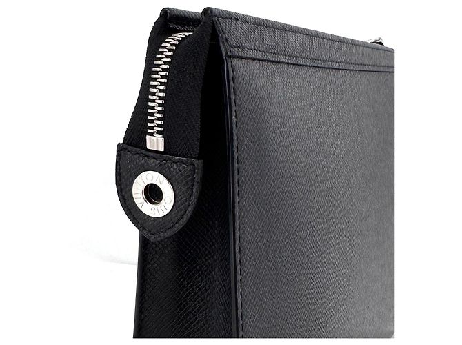 Clutch Louis Vuitton Taiga Black Nero - vista 9