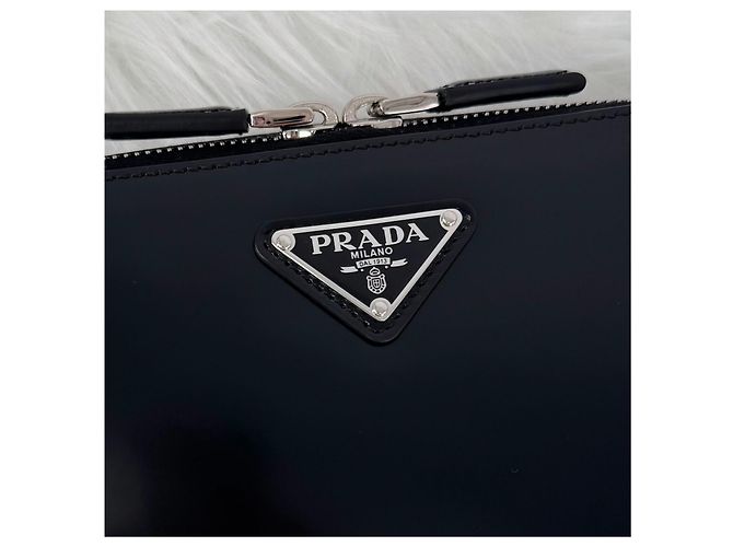 Prada Mini borsa a tracolla spazzolata nera Nero - vista 8