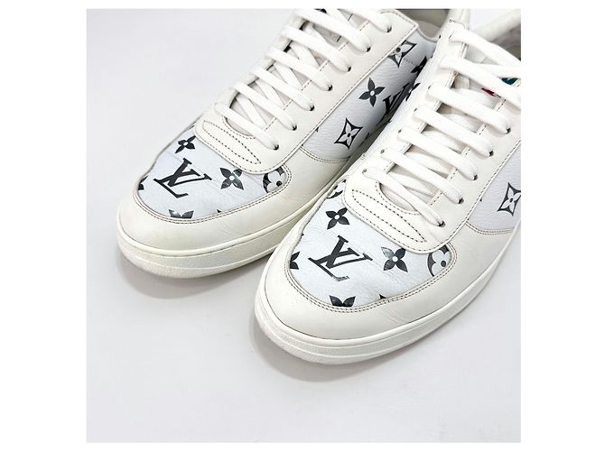 Louis Vuitton Sneakers Monogram Rivoli Bianco - vista 10