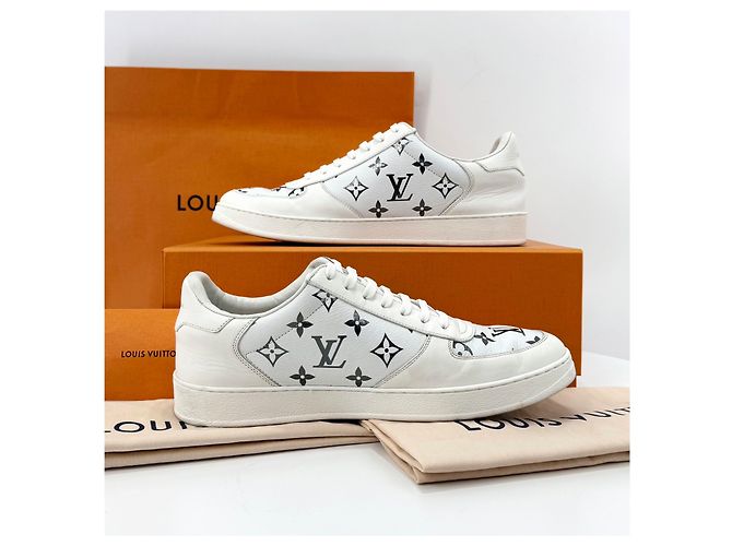 Louis Vuitton Sneakers Monogram Rivoli Bianco - vista 4