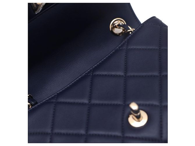Chanel Bolso de hombro y bolso bandolera de piel de cordero con logotipo CC, Oro Champagne Azul - vista 8