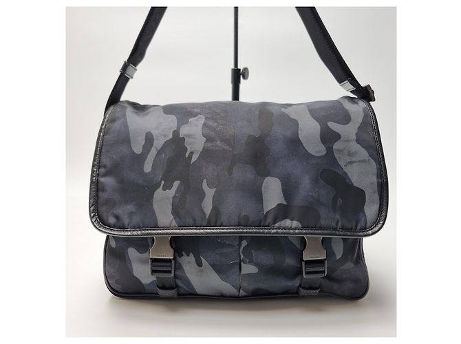 Prada Borsa Messenger in Nylon Crossbody (Premium Unisex, Camo) Multicolore - vista 2