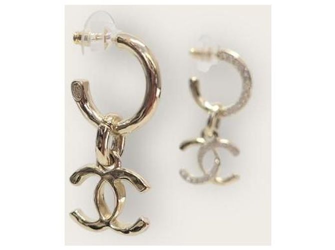 Chanel Orecchini pendenti in metallo dorato con strass e cristalli D'oro - vista 3