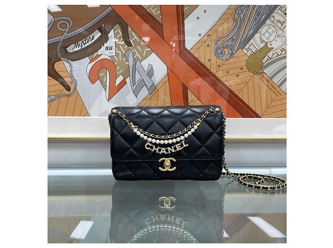 Chanel Borsa con patta e catena con logo di perle Nero Oro - vista 3