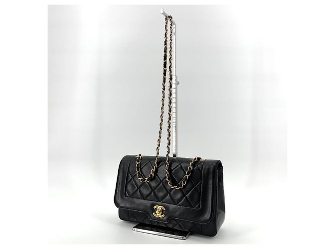 Chanel Borsa a tracolla Diana in agnello con finiture dorate Nero - vista 2