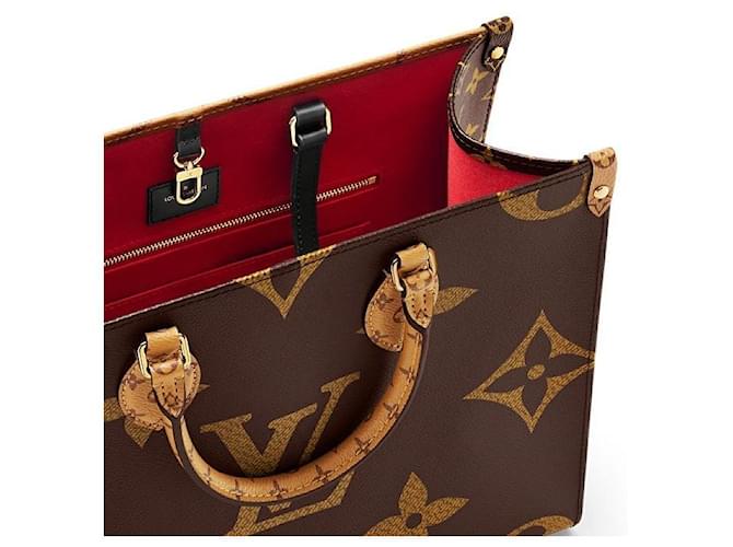Louis Vuitton OnTheGo MM Monogram Negro - vista 3