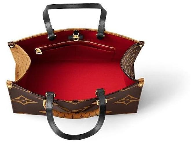 Louis Vuitton OnTheGo MM Monogram Negro - vista 4