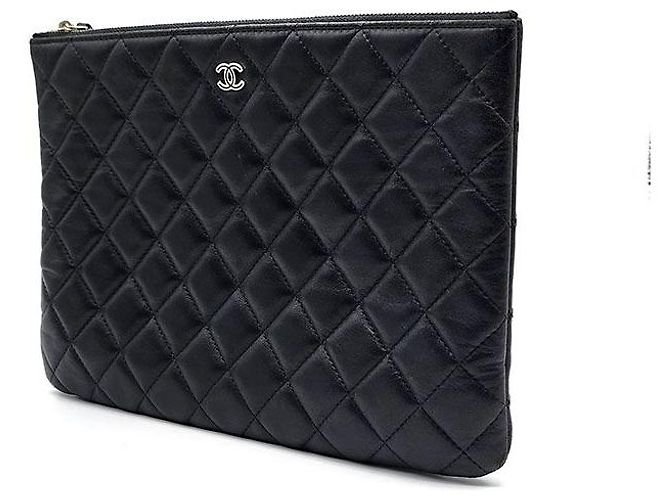 Chanel Clutch in agnello New Medium Nero - vista 2