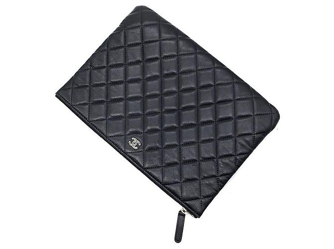 Chanel Clutch in agnello New Medium Nero - vista 4