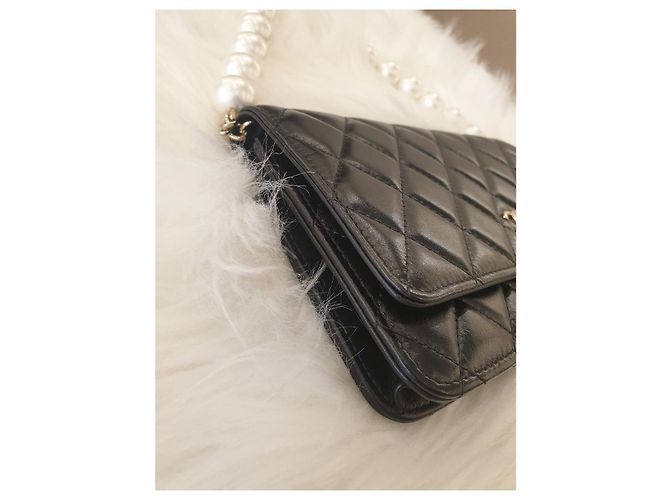 Chanel Serie WOC in agnello decorata con perle Bianco - vista 4