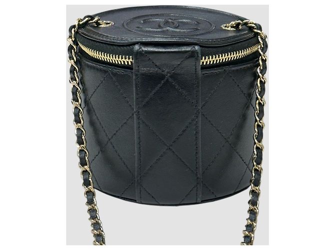 Chanel Piccola Vanity Rotonda in Agnello Nero Placcata Oro - vista 10