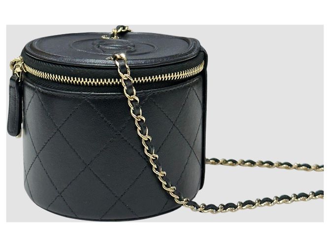 Chanel Piccola Vanity Rotonda in Agnello Nero Placcata Oro - vista 5