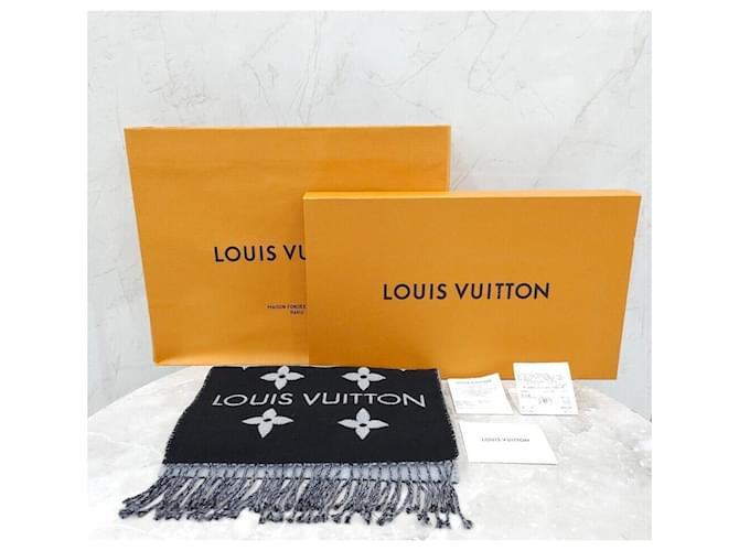 Louis Vuitton Essential Monogram Schal und Muffler Silber - Ansicht 7