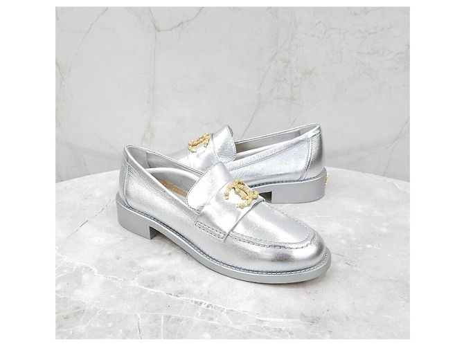 Chanel Mocassino Camellia - vista 3