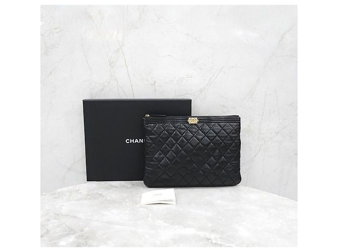 Chanel Boy Clutch aus Lammleder, Schwarz, Goldton, Größe Medium - Ansicht 9