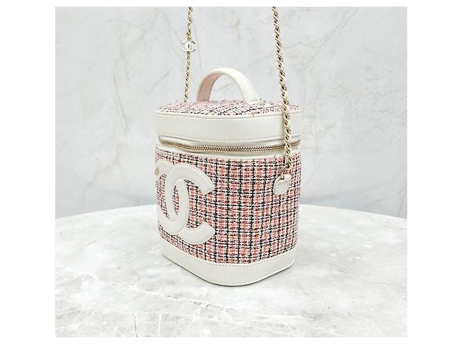 Vanity Chanel Beauty case in tweed con logo CC Argento - vista 2