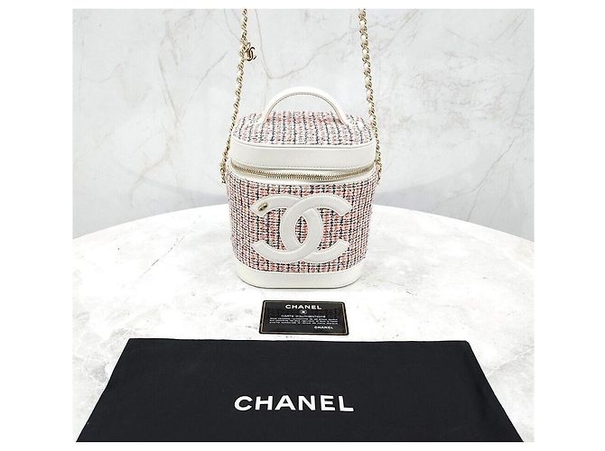 Vanity Chanel Beauty case in tweed con logo CC Argento - vista 8