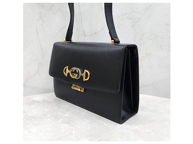 Gucci Borsa a tracolla Jumi piccola con logo metallico Nero - vista 2