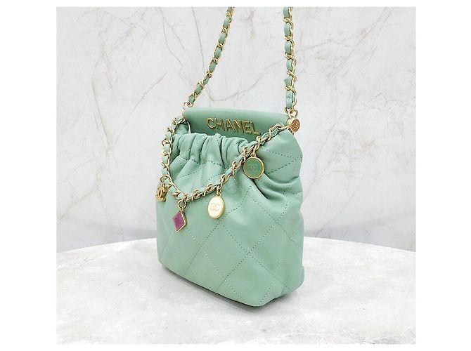 Chanel Nuova borsa bucket piccola in agnello color menta Verde - vista 2