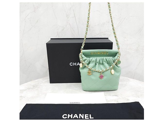 Chanel Nuova borsa bucket piccola in agnello color menta Verde - vista 7