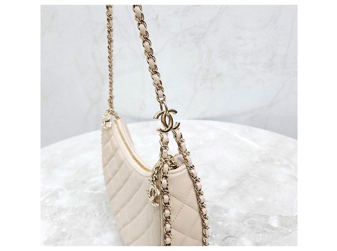 Chanel Borsa Hobo New Moon Small Ecru Champagne Gold con nuova microchip interna Bianco - vista 5