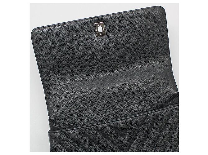 Borsa a Spalla Chanel Coco Handle Medium in Caviar Chevron Grigio Scuro Argento Marrone - vista 9