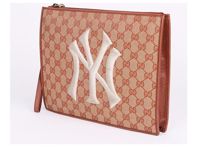 Gucci Clutch Medium GG Fabric New York Yankees Rosso - vista 3