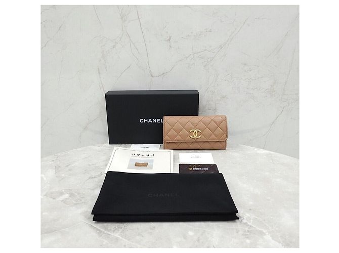 Chanel Cartera larga con solapa de caviar Plata - vista 9