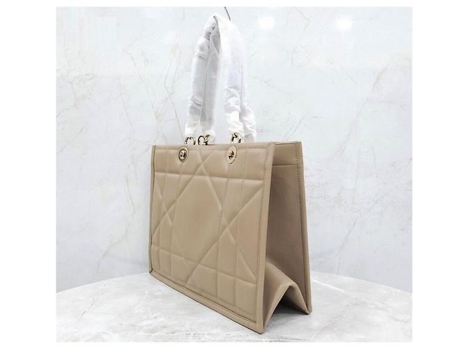 Dior Nuova Borsa Tote Essential in Pelle Arancione - vista 2