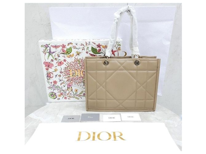 Dior Nuova Borsa Tote Essential in Pelle Arancione - vista 7
