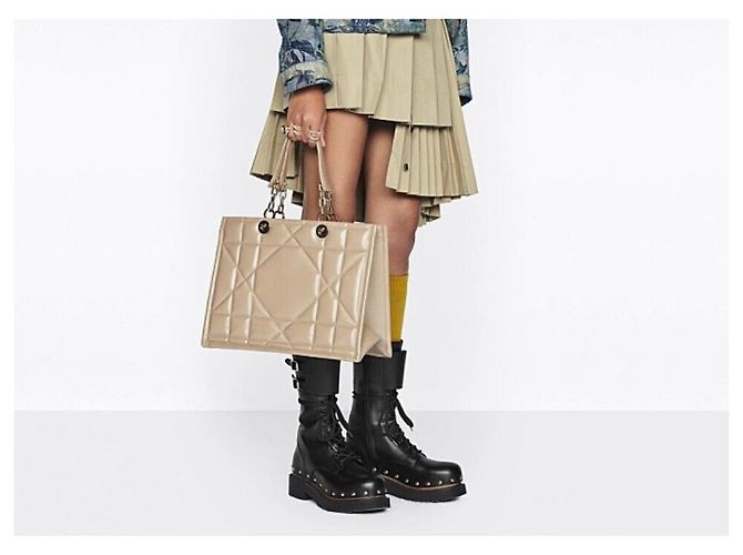 Dior Nuova Borsa Tote Essential in Pelle Arancione - vista 8