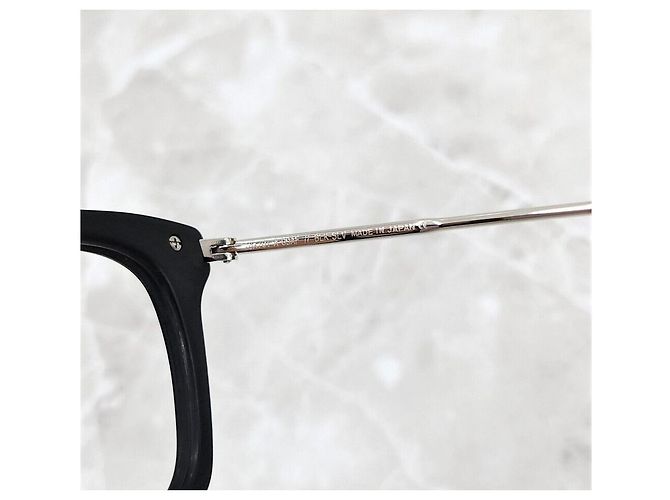 Thom Browne Neue Brille aus mattem Titan - Ansicht 4
