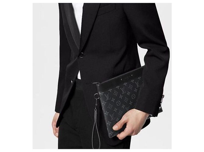 Louis Vuitton Clutch Eclipse Monogram Pochette To Go Preto - vista 8