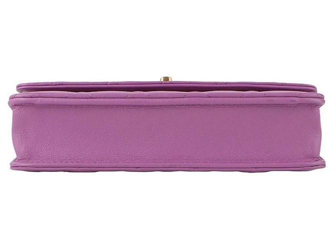 Chanel Bolsa transversal Classic WOC em pele de cordeiro com corrente de bolas dourada Roxo - vista 6