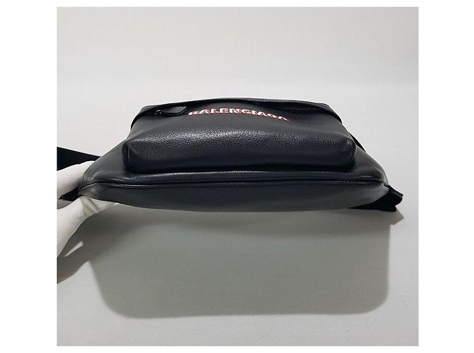 Everyday Balenciaga Leder-Gürteltasche mit Logo - Ansicht 7