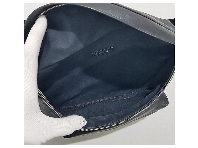Everyday Balenciaga Leder-Gürteltasche mit Logo - Ansicht 9