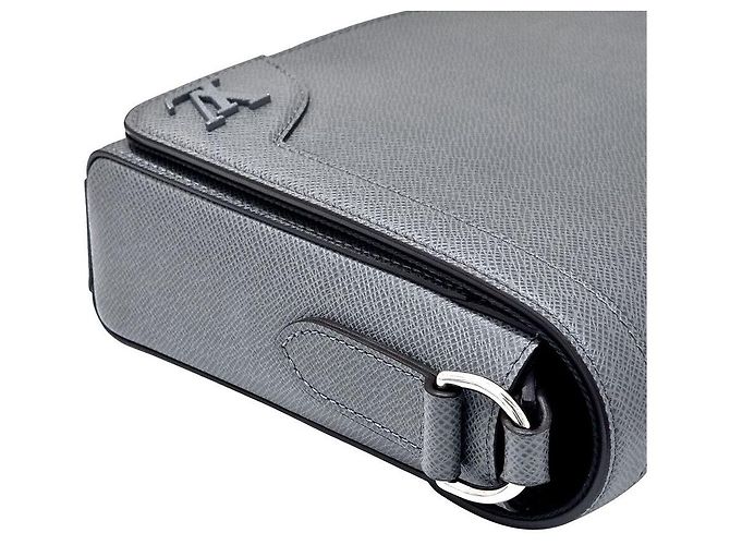 Louis Vuitton Borsa Messenger Tyga New Flap Marrone - vista 5