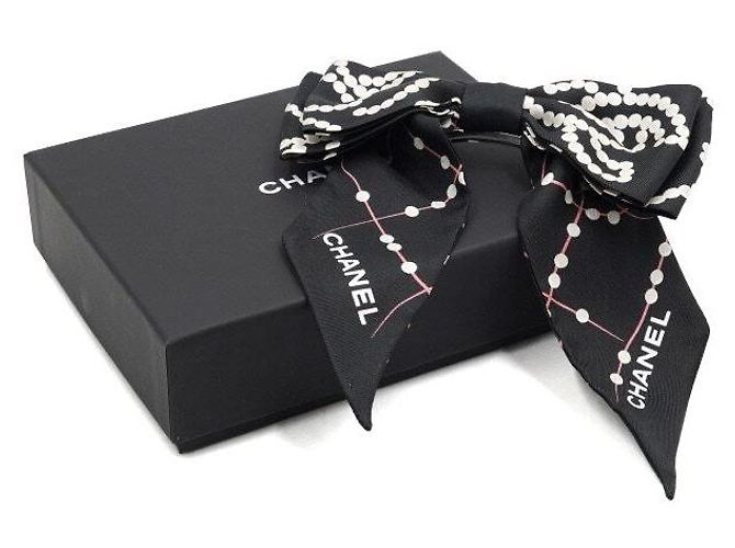 Chanel Schwarner Seiden-Haarschmuck mit Coco-Schleife Schwarz - Ansicht 5