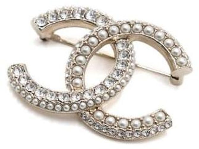 Chanel Gold Crystal Pearl CC Logo Brosche - Ansicht 2