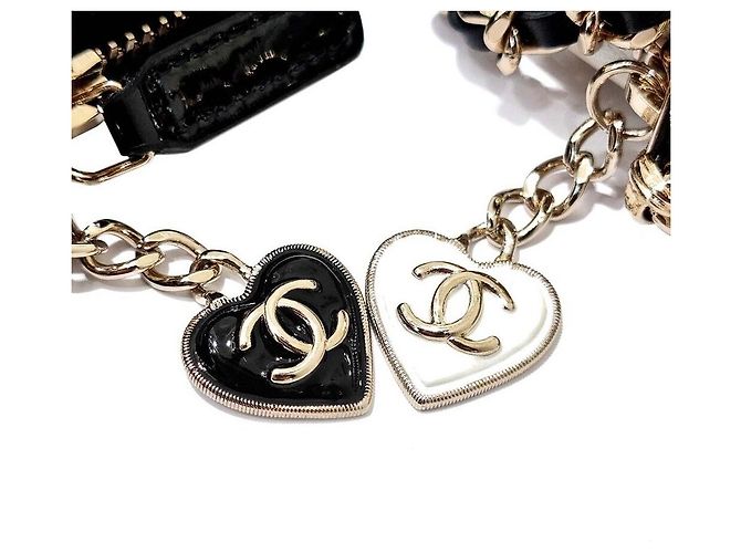 Chanel Borsa a tracolla con catena a cuore in vernice Bianco - vista 5