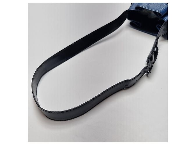 Louis Vuitton Borsa a Spalla Epi PM Bucket Bag (Grade Blue Black) - vista 13