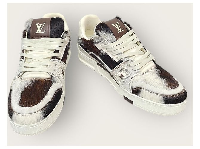 Louis Vuitton Sneaker LV Trainer in scamosciato marrone Pharrell - vista 4