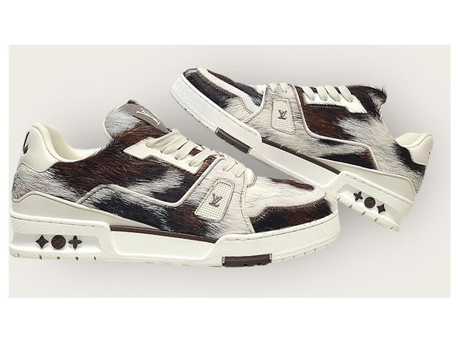 Louis Vuitton Sneaker LV Trainer in scamosciato marrone Pharrell - vista 5