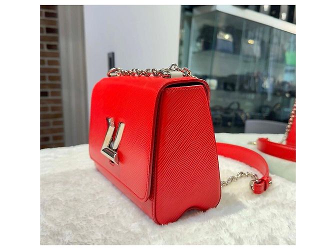 Louis Vuitton Borsa a tracolla e a spalla Epi Twist MM Red Rosso - vista 4