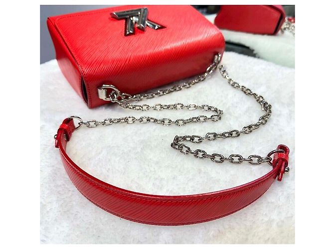Louis Vuitton Borsa a tracolla e a spalla Epi Twist MM Red Rosso - vista 5