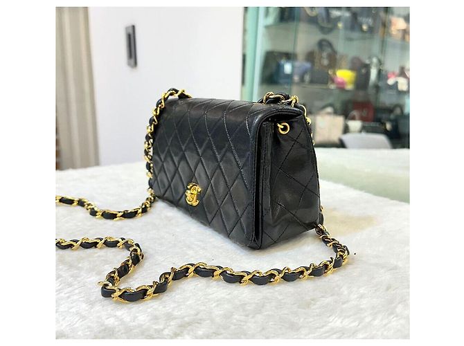 Chanel Mini borsa a tracolla con catena in matelassé di agnello nera con finiture dorate Nero - vista 4